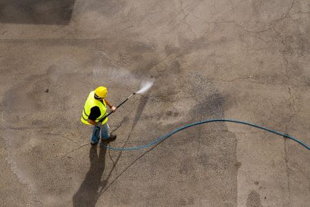Concrete cleaning solutions